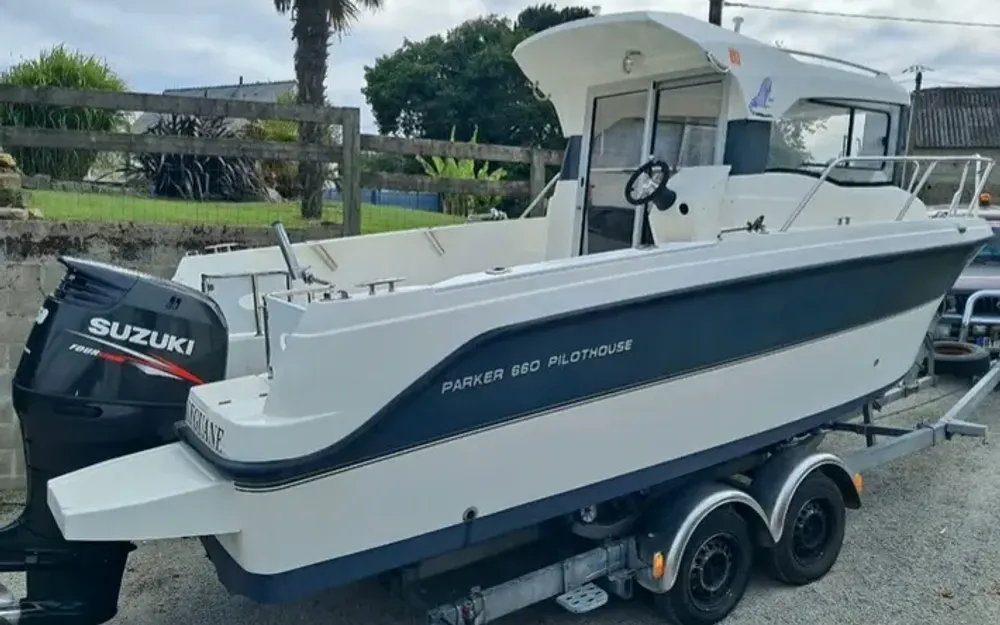 slider 6 Parker  660 Pilothouse