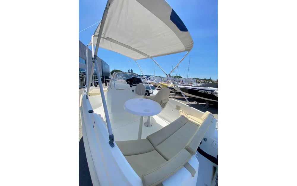 slider 3 Beneteau Flyer 500 Open