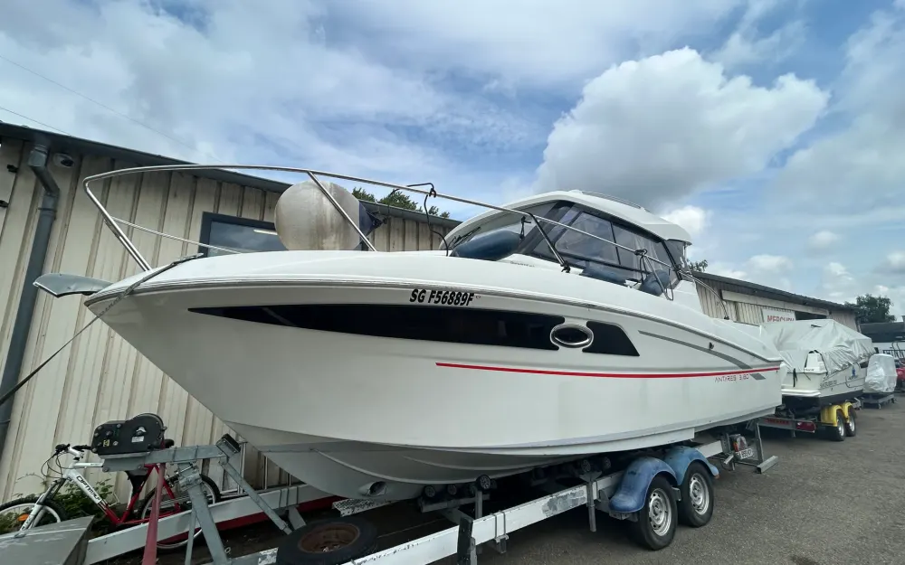 slider 0 Beneteau Antares 880