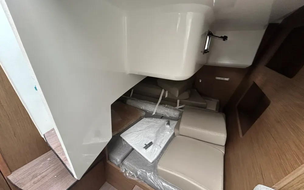 slider 4 Beneteau Antares 880