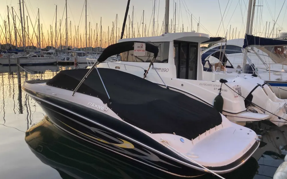 slider 15 Four Winns Horizon 260