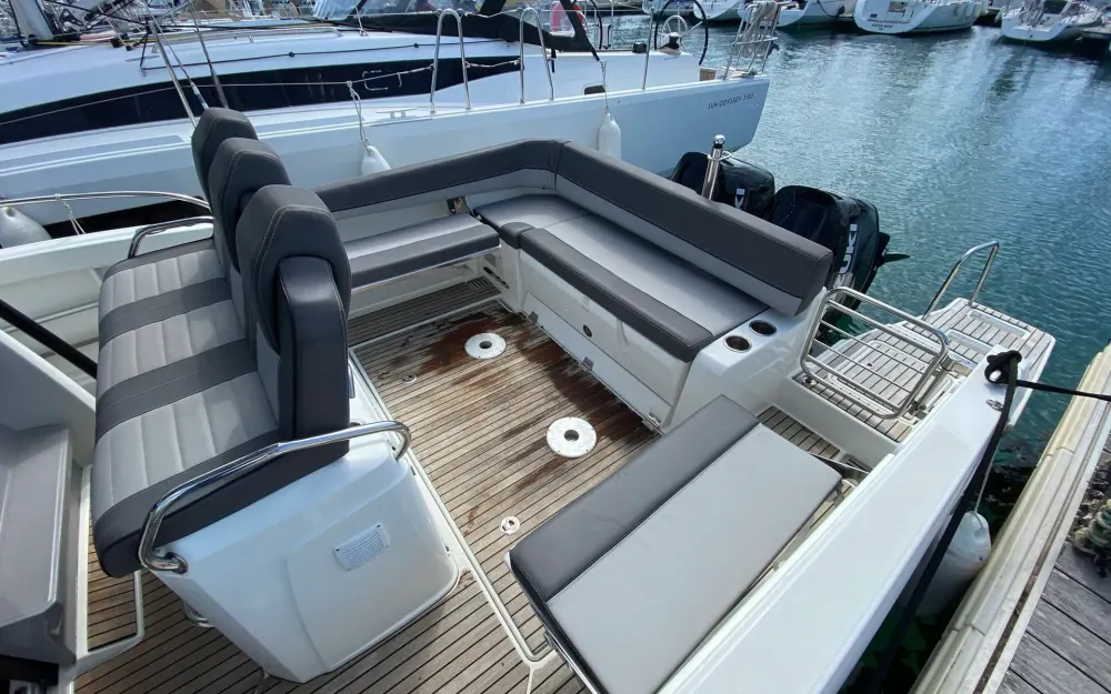 slider 19 Jeanneau Cap Camarat 9.0 CC