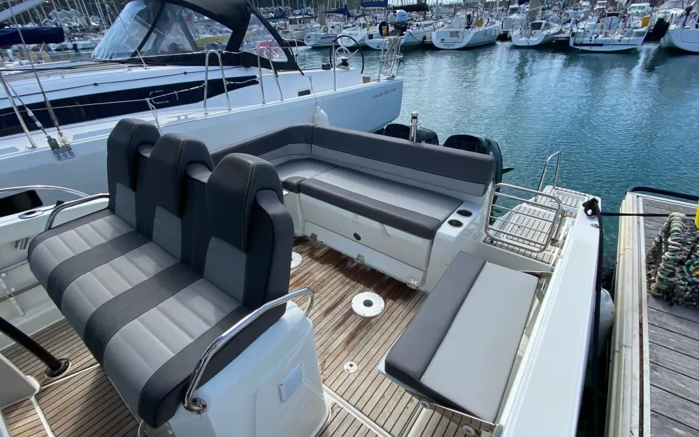 slider 8 Jeanneau Cap Camarat 9.0 CC