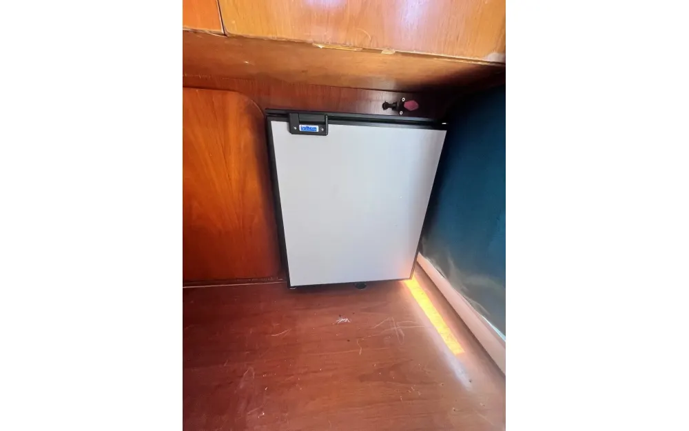 slider 5 Beneteau Antares 805