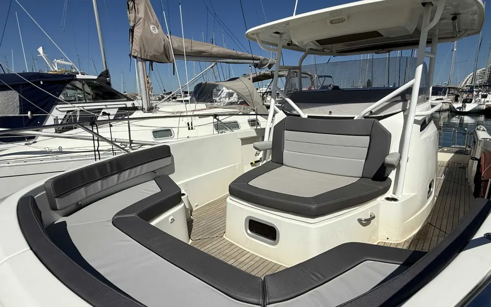 slider 2 Jeanneau Cap Camarat 9.0 CC