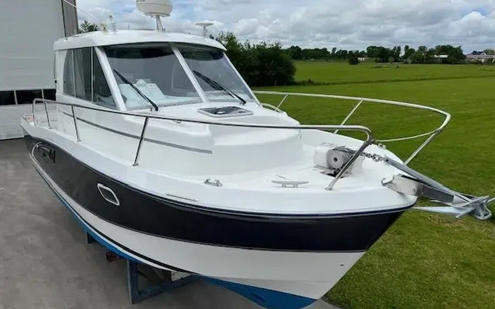 slider 0 Beneteau Antares 7.60