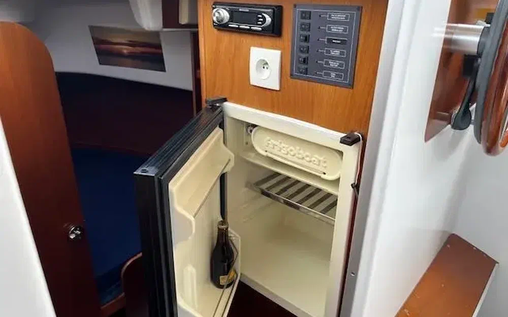 slider 2 Beneteau Antares 7.60