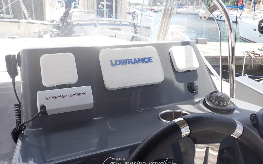 Beneteau Flyer 8.8 SPACEdeck · 2016 in vendita in Corsica — foto 10
