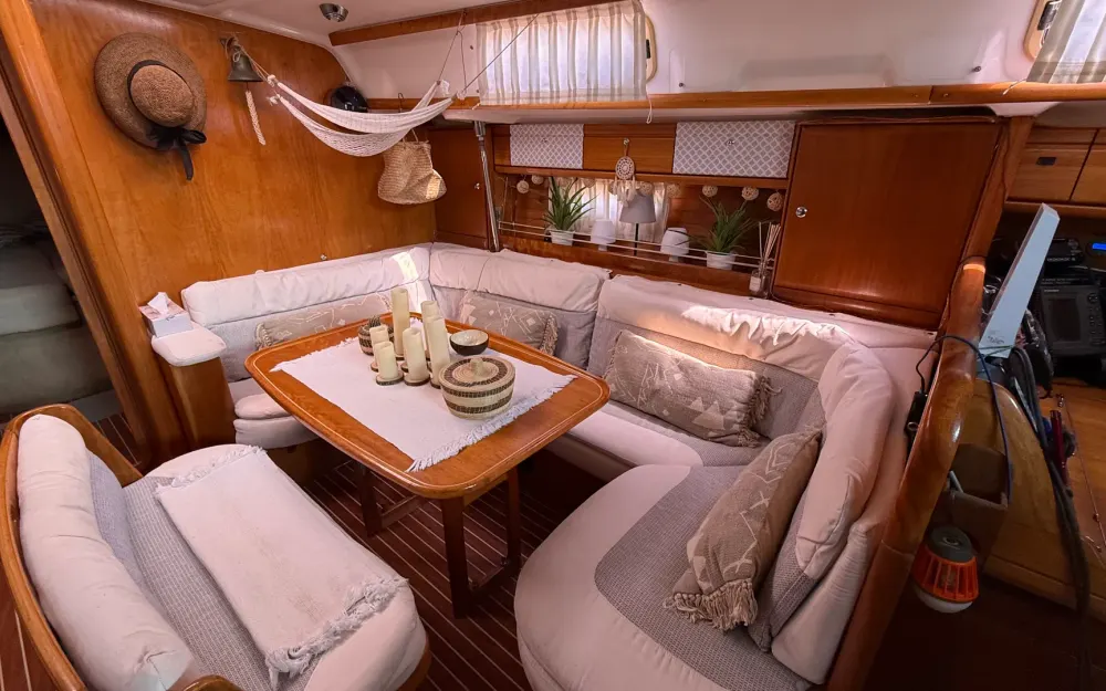 slider 3 Bavaria 42 cruiser