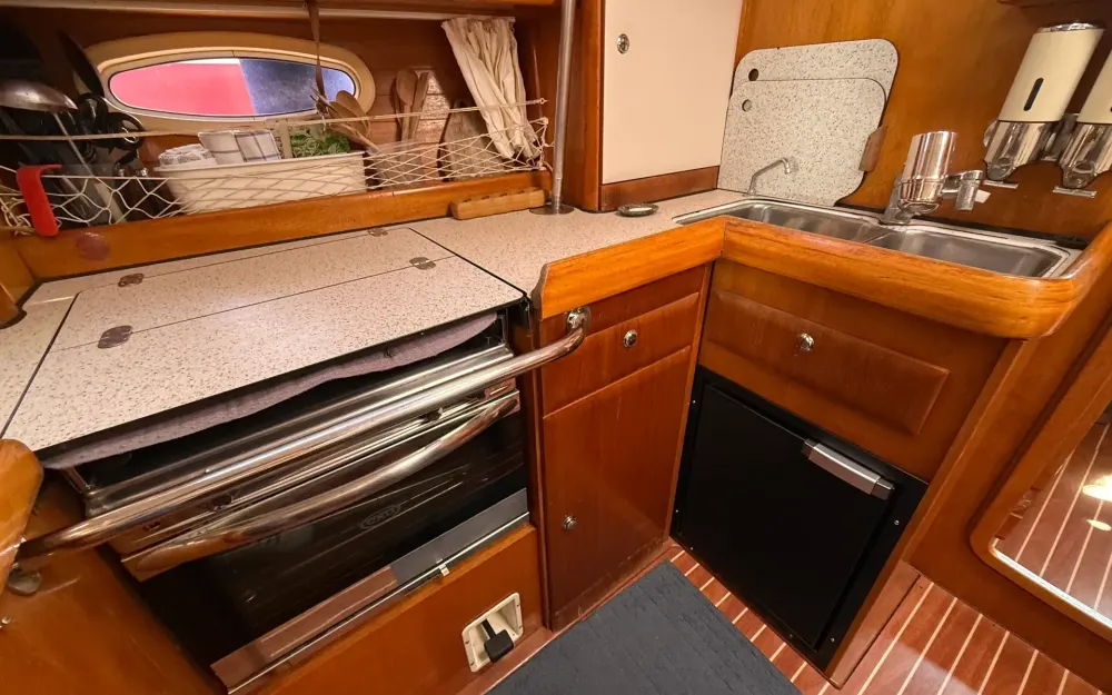 slider 6 Bavaria 42 cruiser