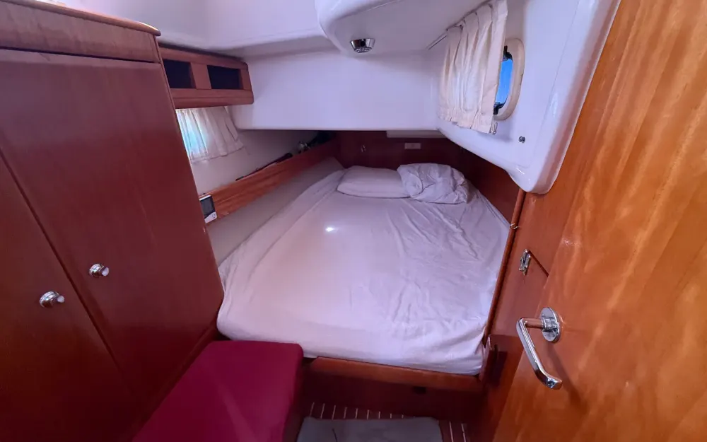 slider 9 Bavaria 42 cruiser