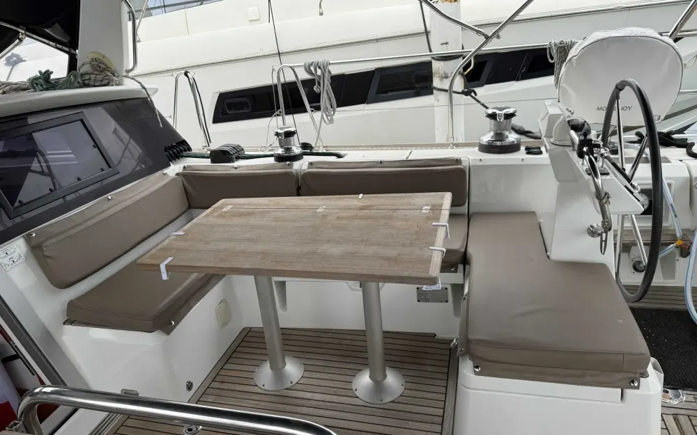 slider 13 Beneteau Sense 50