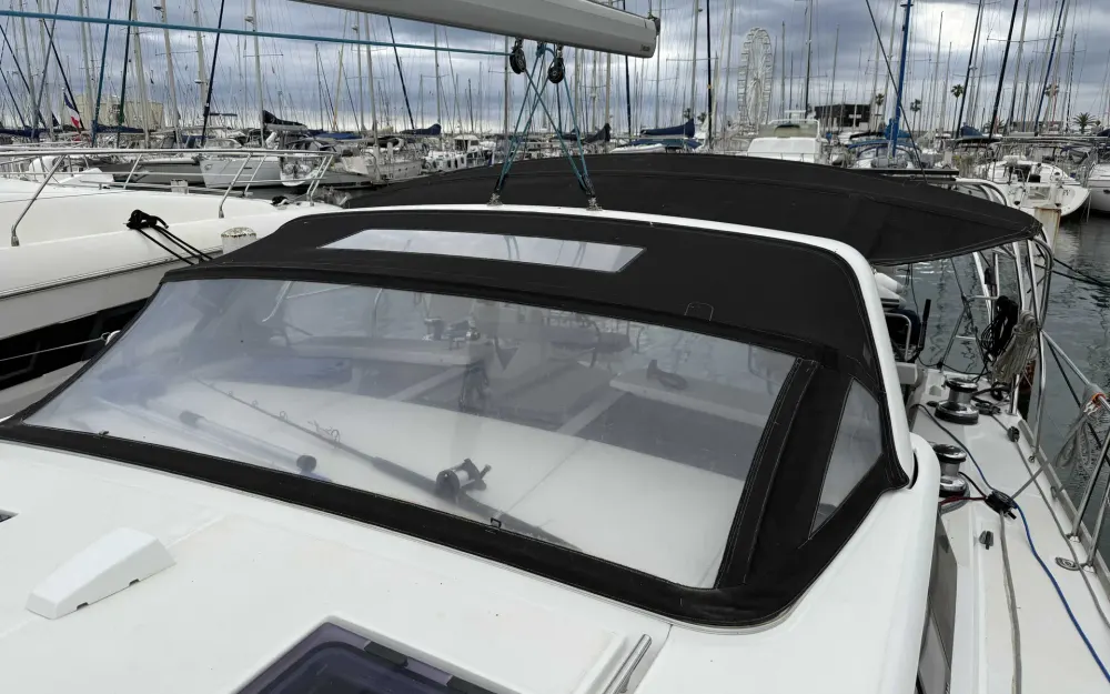slider 8 Beneteau Sense 50