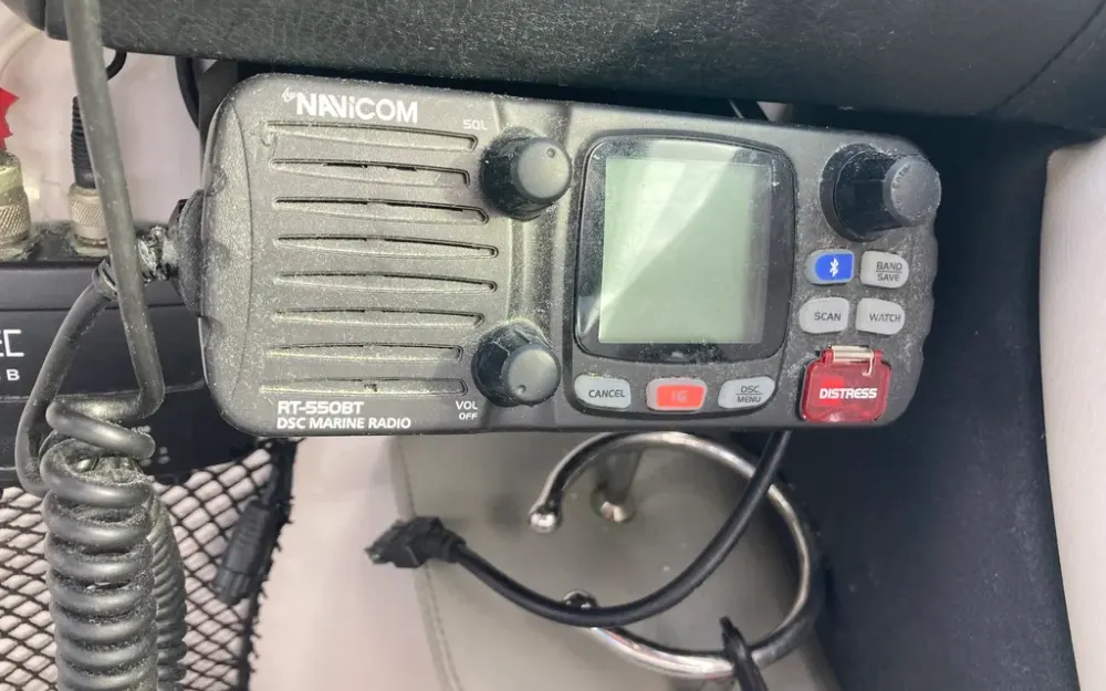 slider 35 Four Winns Vista 255