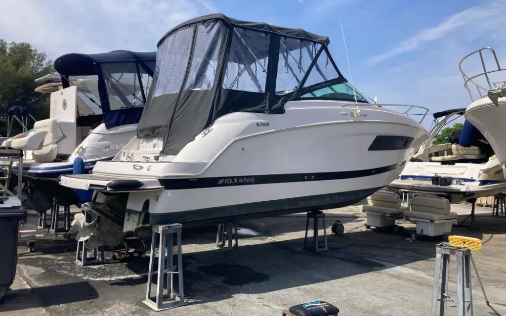 slider 5 Four Winns Vista 255