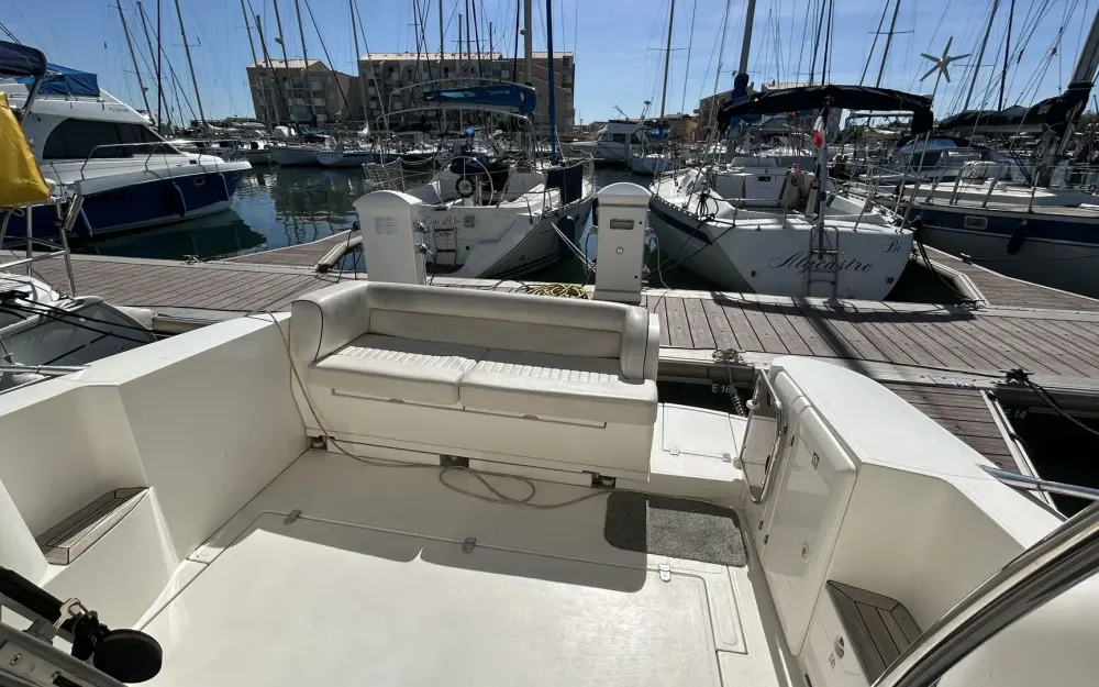 slider 10 Sealine  F 34