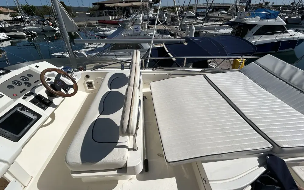 slider 18 Sealine  F 34