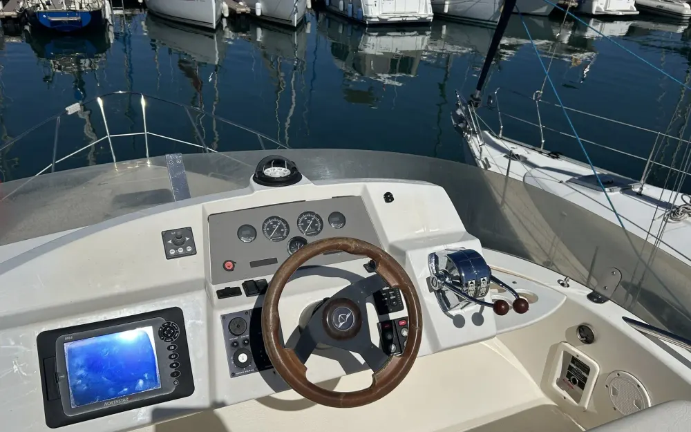 slider 6 Sealine  F 34