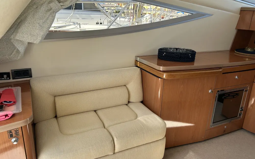 slider 8 Sealine  F 34