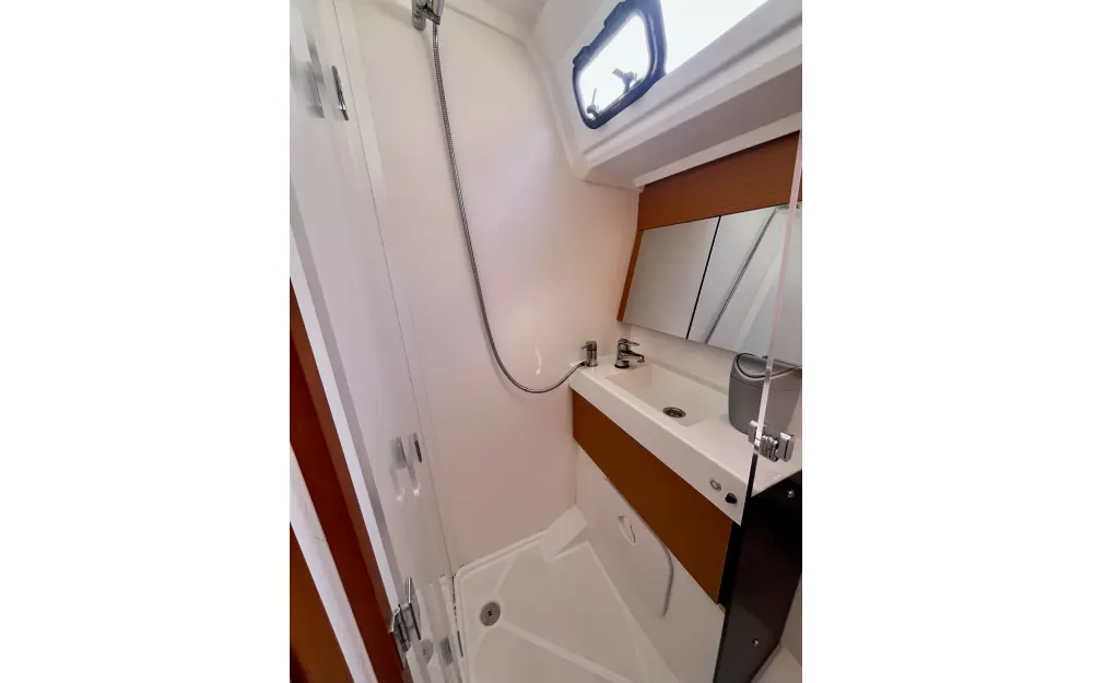 slider 27 Jeanneau Sun Odyssey 410