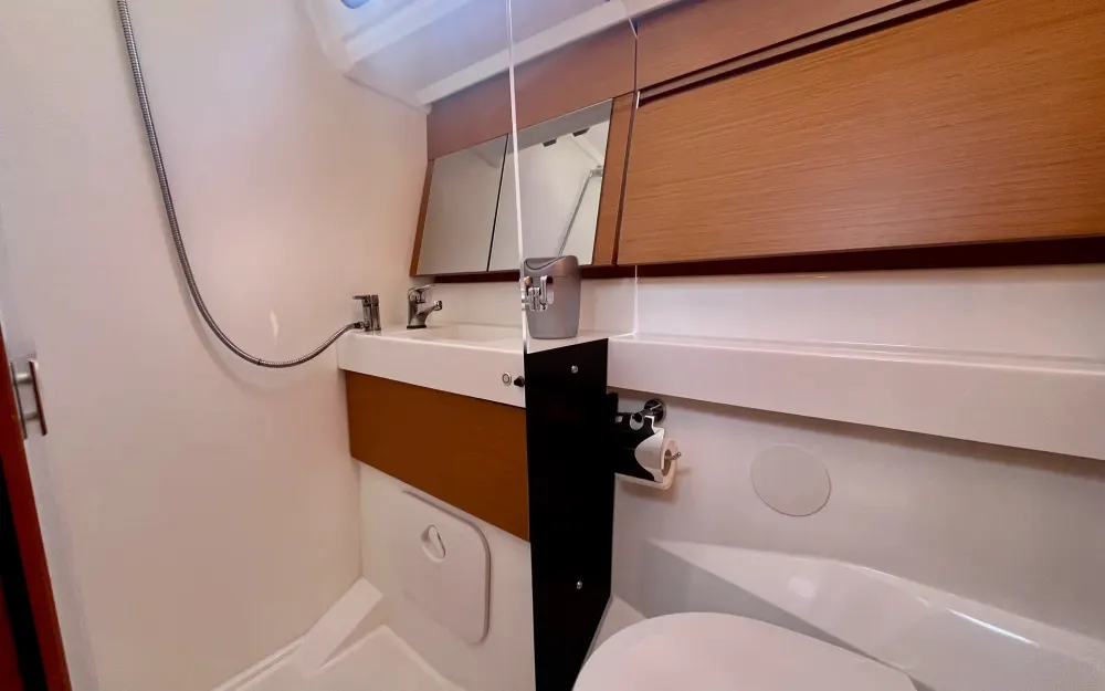 slider 26 Jeanneau Sun Odyssey 410