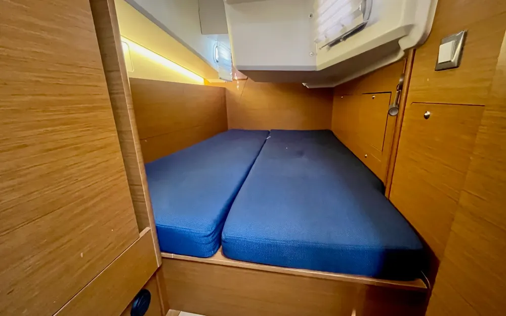 slider 24 Jeanneau Sun Odyssey 410