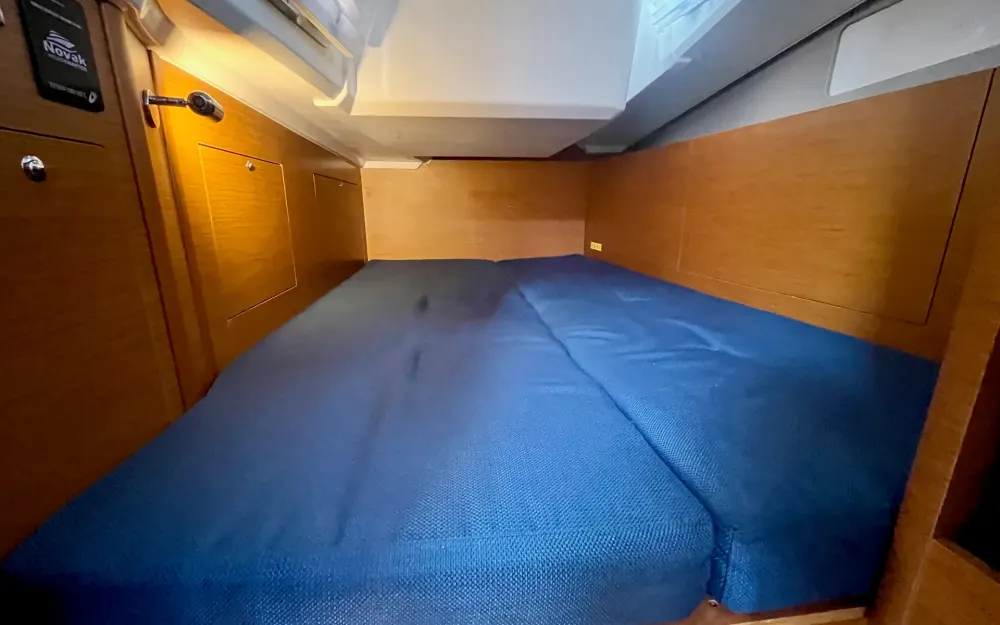 slider 23 Jeanneau Sun Odyssey 410