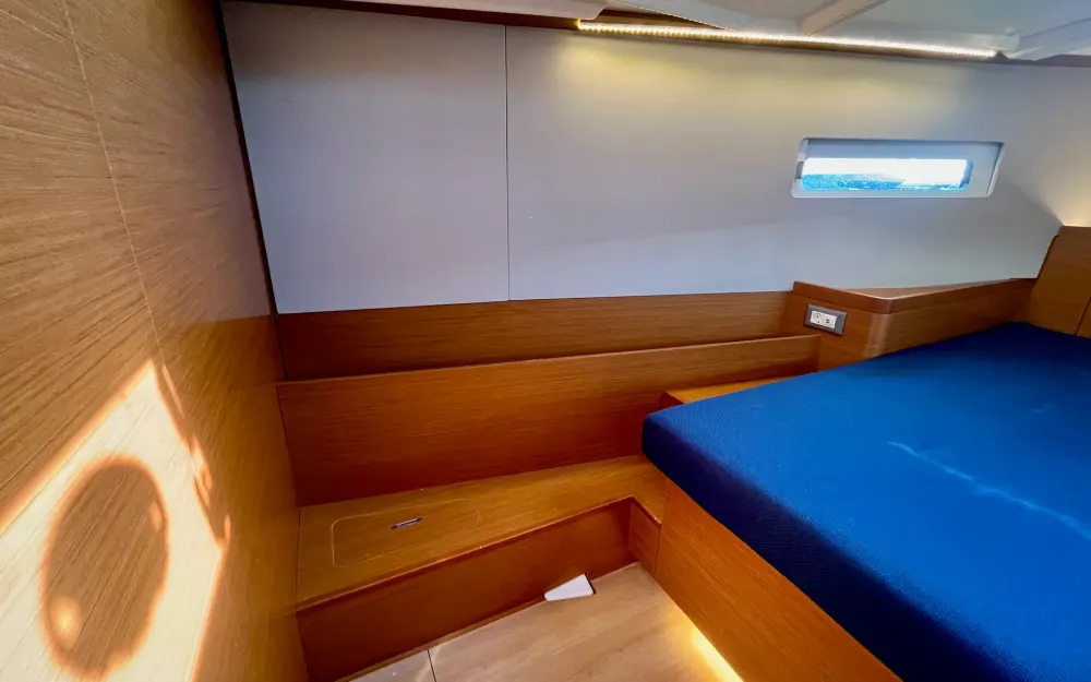 slider 22 Jeanneau Sun Odyssey 410