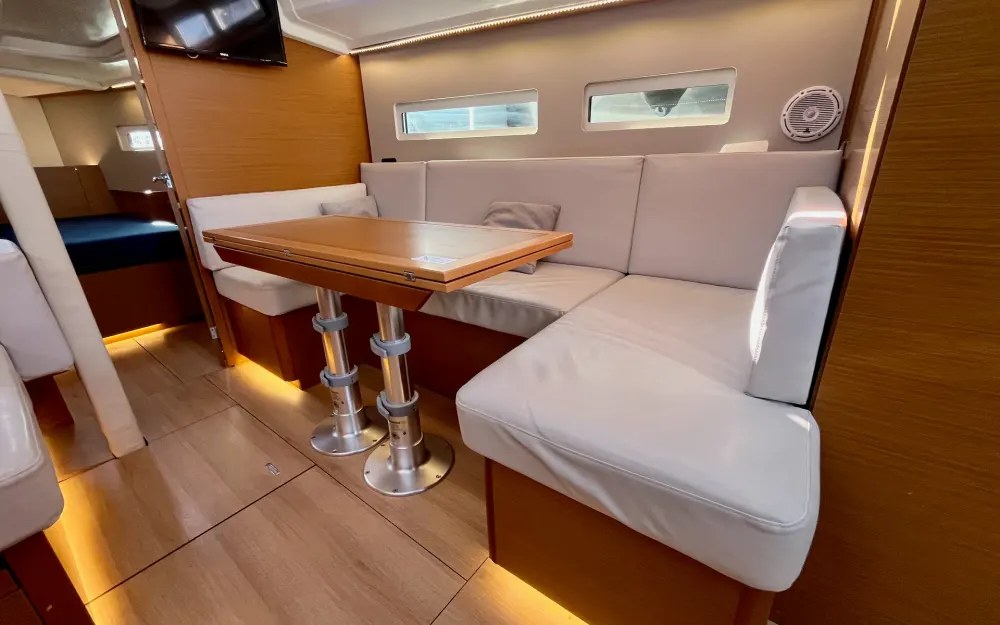 slider 14 Jeanneau Sun Odyssey 410