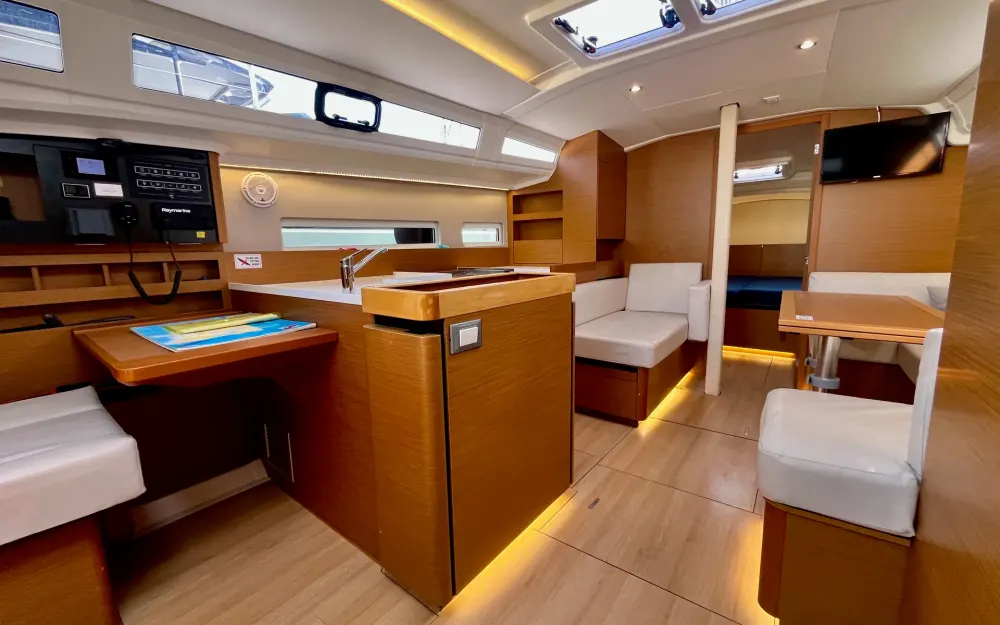 slider 13 Jeanneau Sun Odyssey 410