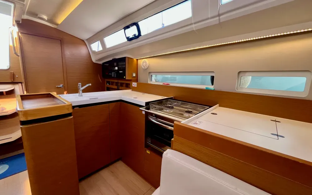 slider 19 Jeanneau Sun Odyssey 410