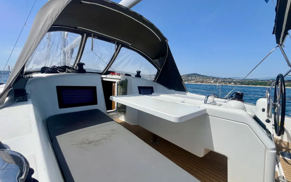 slider 7 Jeanneau Sun Odyssey 410