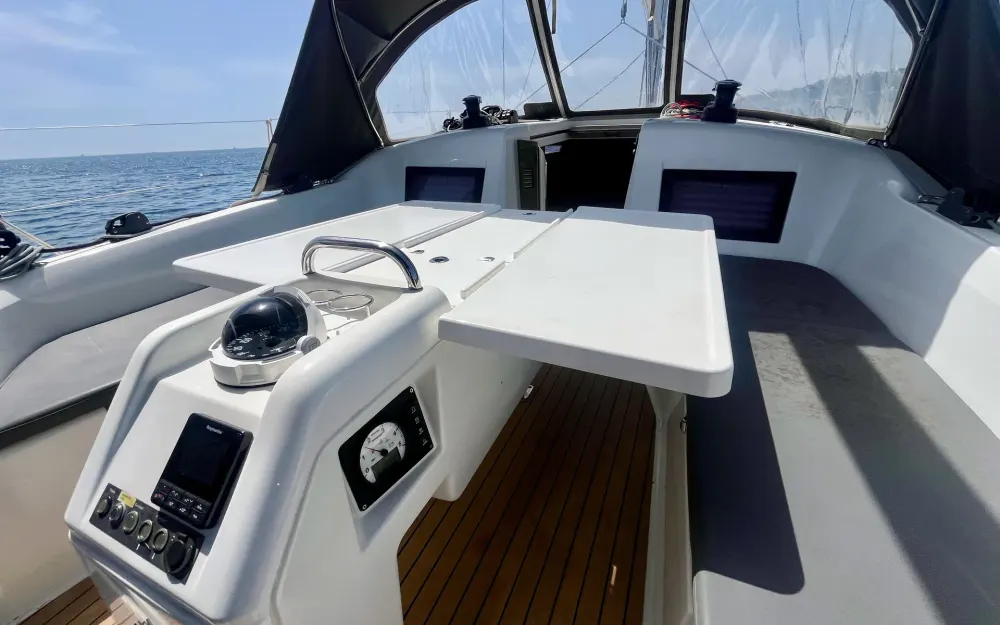 slider 8 Jeanneau Sun Odyssey 410
