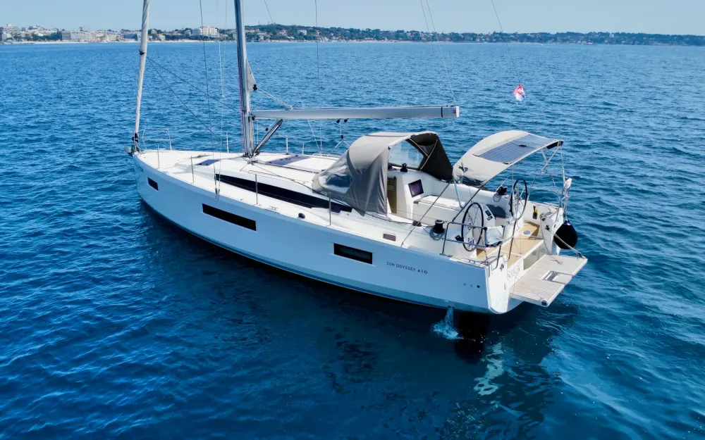 slider 1 Jeanneau Sun Odyssey 410