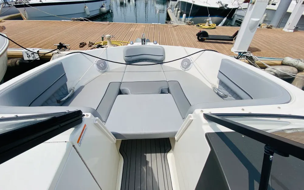 slider 3 Bayliner VR6 OB