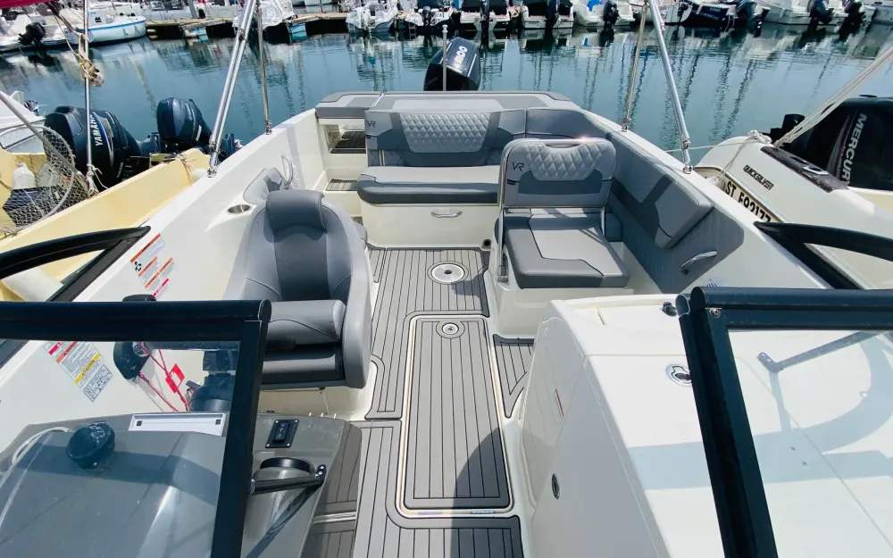 slider 2 Bayliner VR6 OB