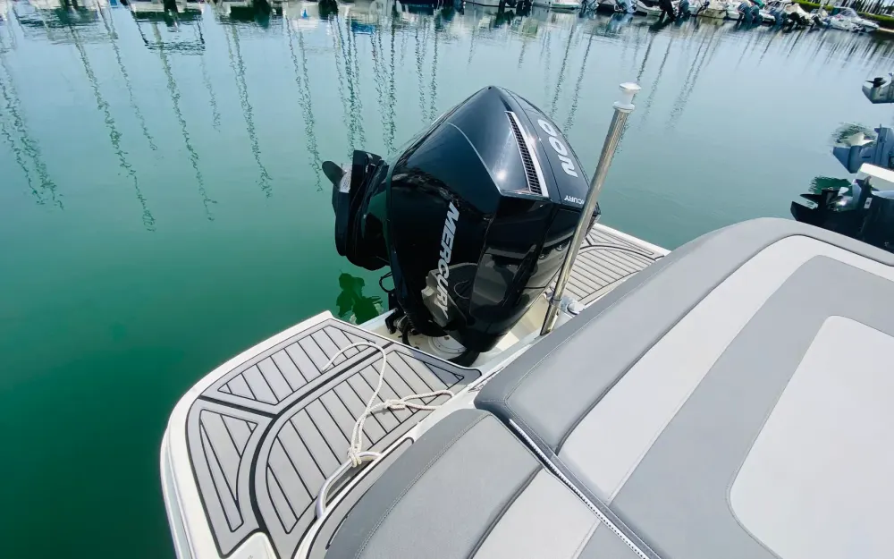 slider 8 Bayliner VR6 OB