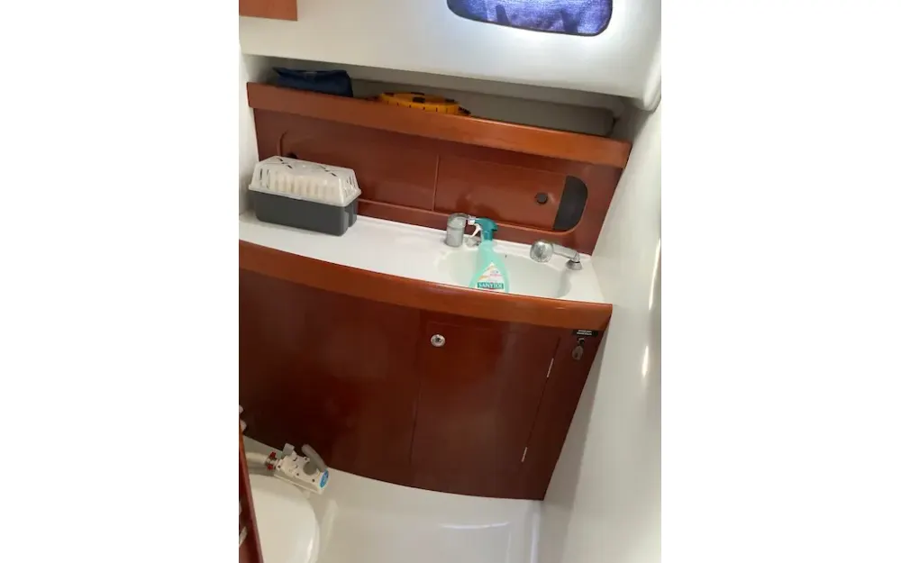 slider 10 Beneteau Antares Serie 9 Limited