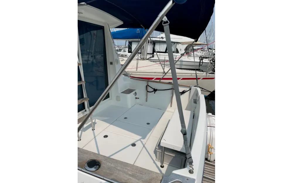 slider 3 Beneteau Antares Serie 9 Limited