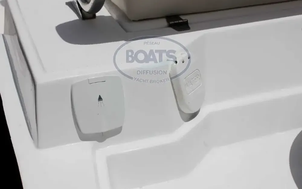 slider 3 Tiger Marine Tiger 650 Open