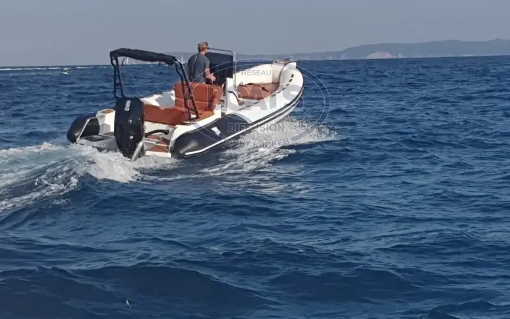 slider 6 Tiger Marine Pro Line 740