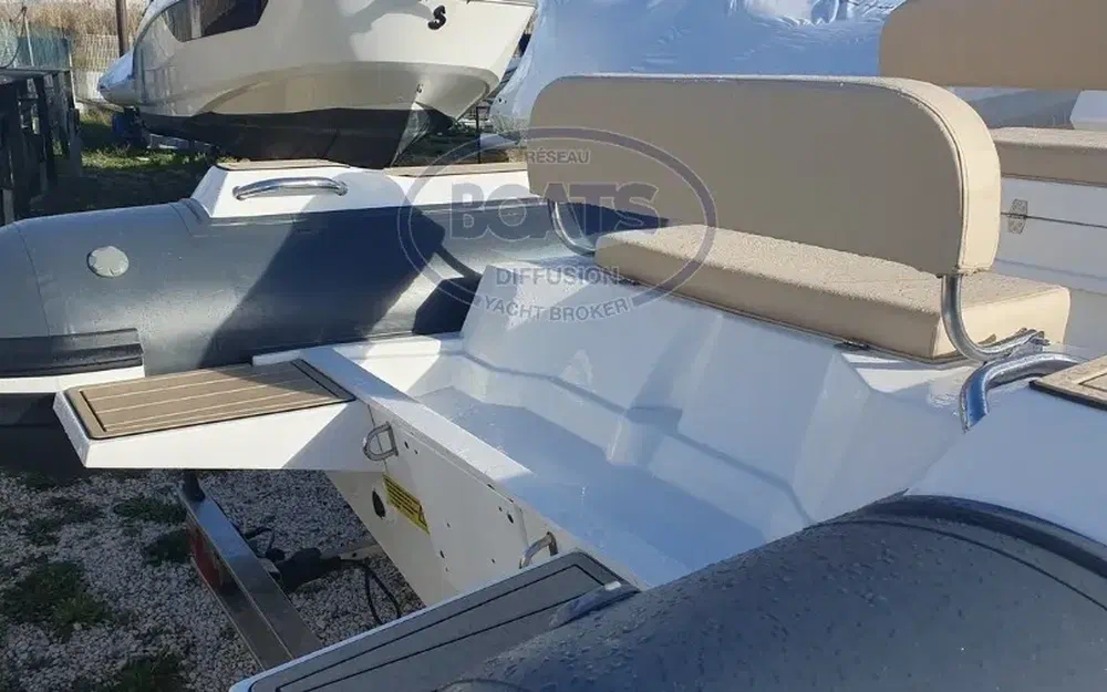 slider 7 Tiger Marine 600 open