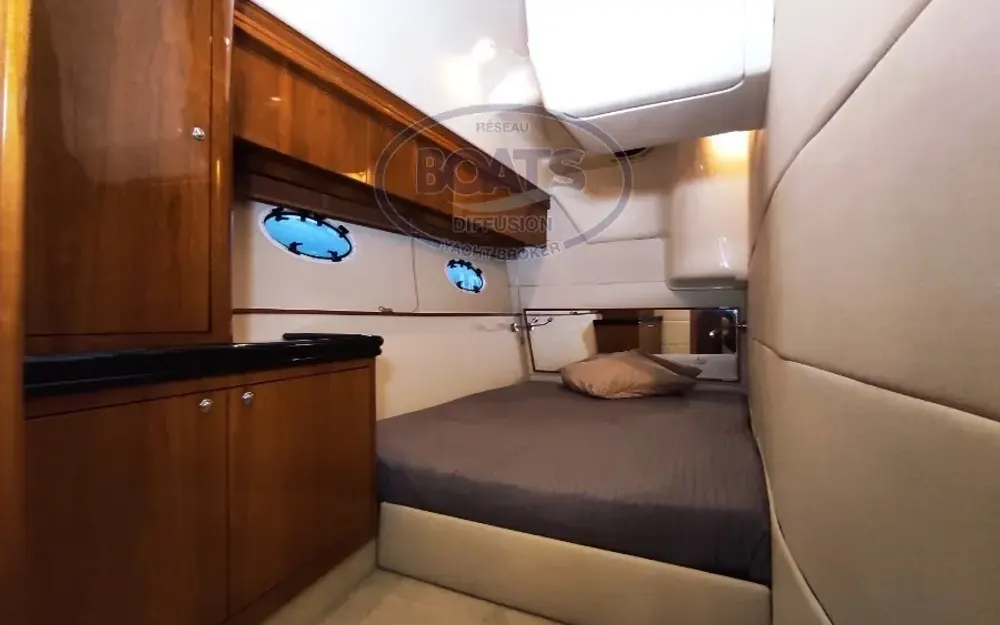 slider 9 Elan Motoryachts Elan Power 42