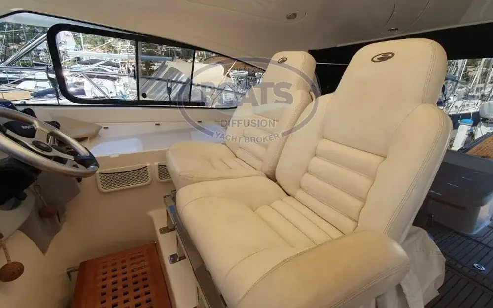 slider 6 Elan Motoryachts Elan Power 42