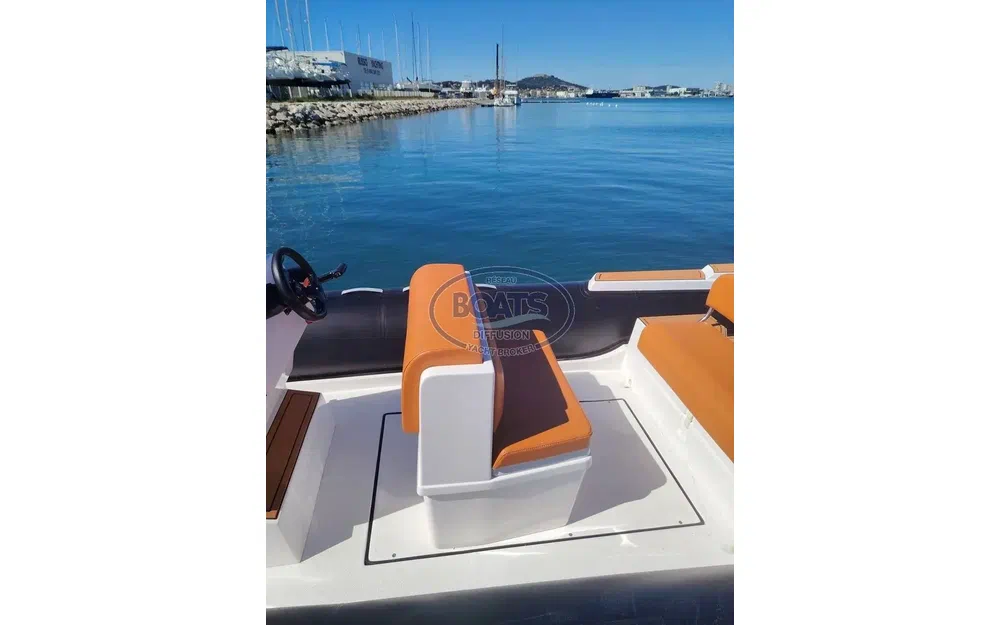 slider 9 Tiger Marine Tiger 650 Open