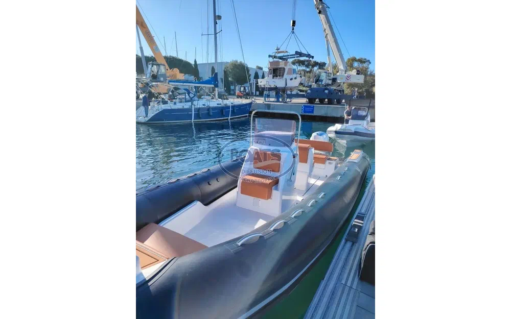 slider 7 Tiger Marine Tiger 650 Open