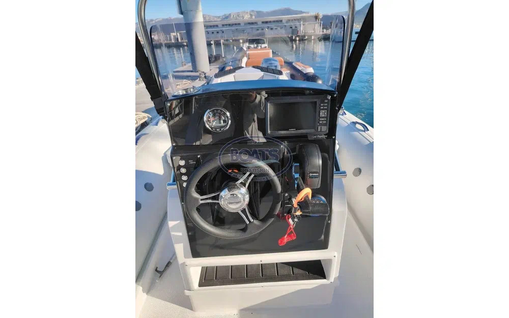 slider 8 Tiger Marine Tiger 650 Open