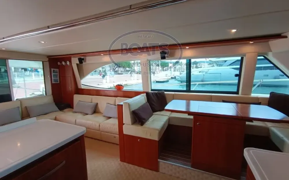 slider 8 Riviera  58 Open Flybridge