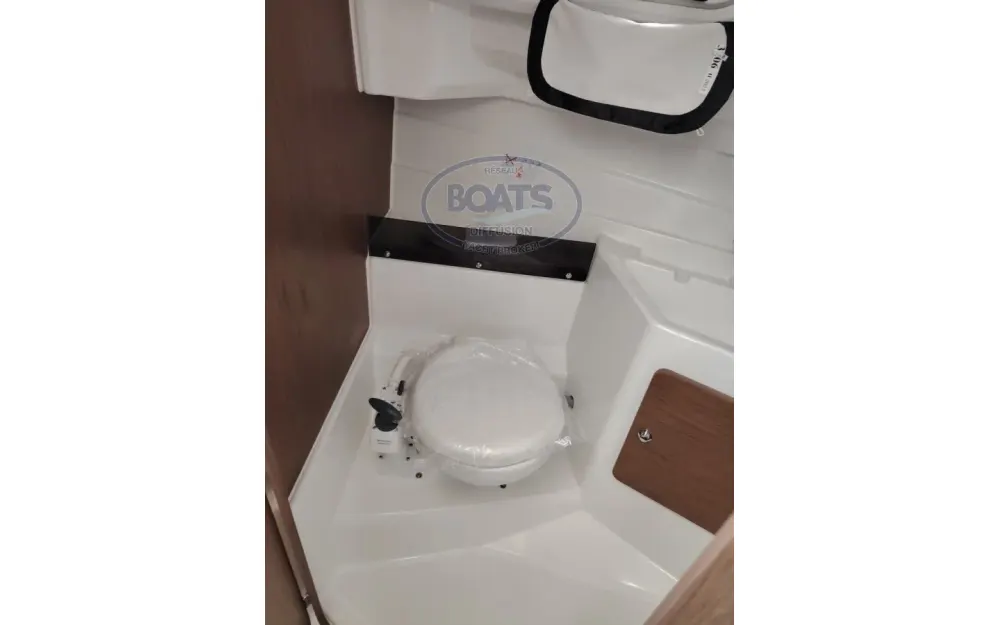 slider 10 Beneteau Antares 8 OB
