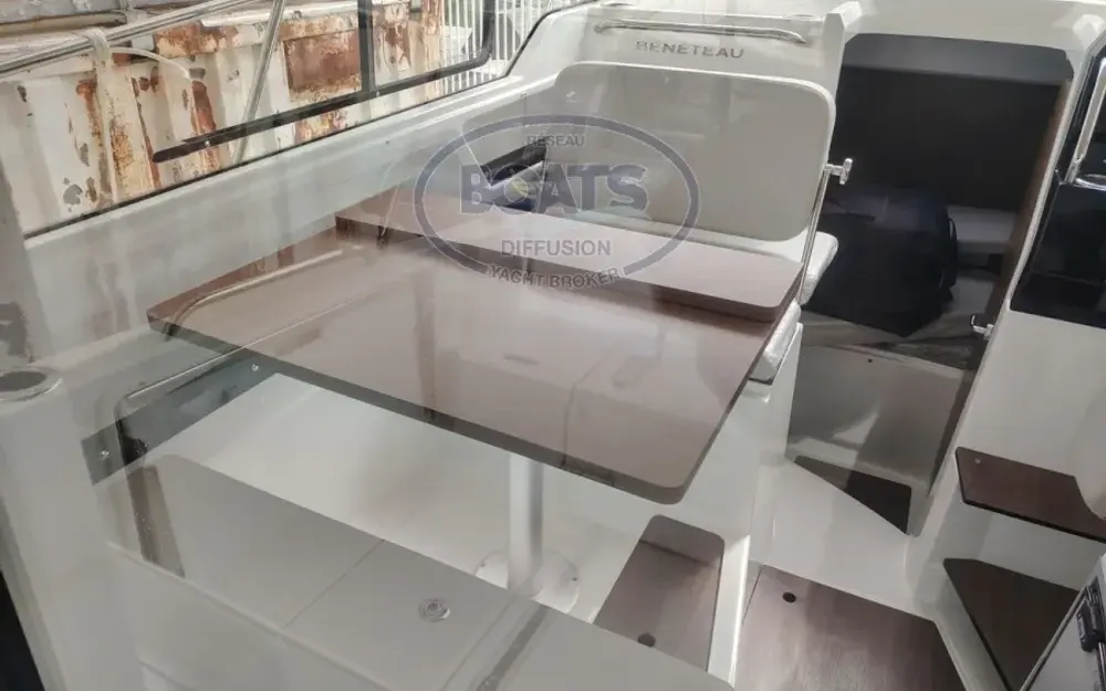 slider 6 Beneteau Antares 8 OB
